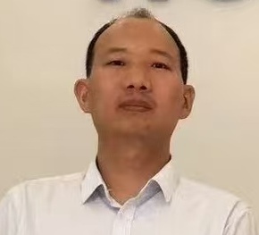 王怀斌近照（上半身特写）